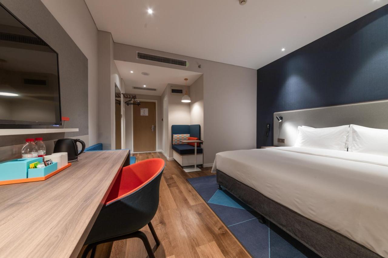 Holiday Inn Express Kaifeng City Center By Ihg Bagian luar foto