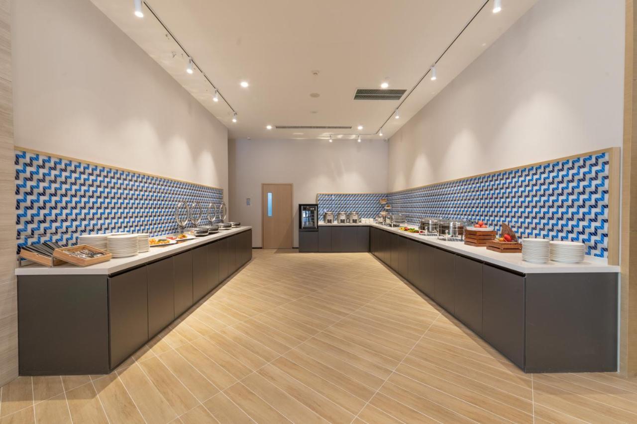 Holiday Inn Express Kaifeng City Center By Ihg Bagian luar foto