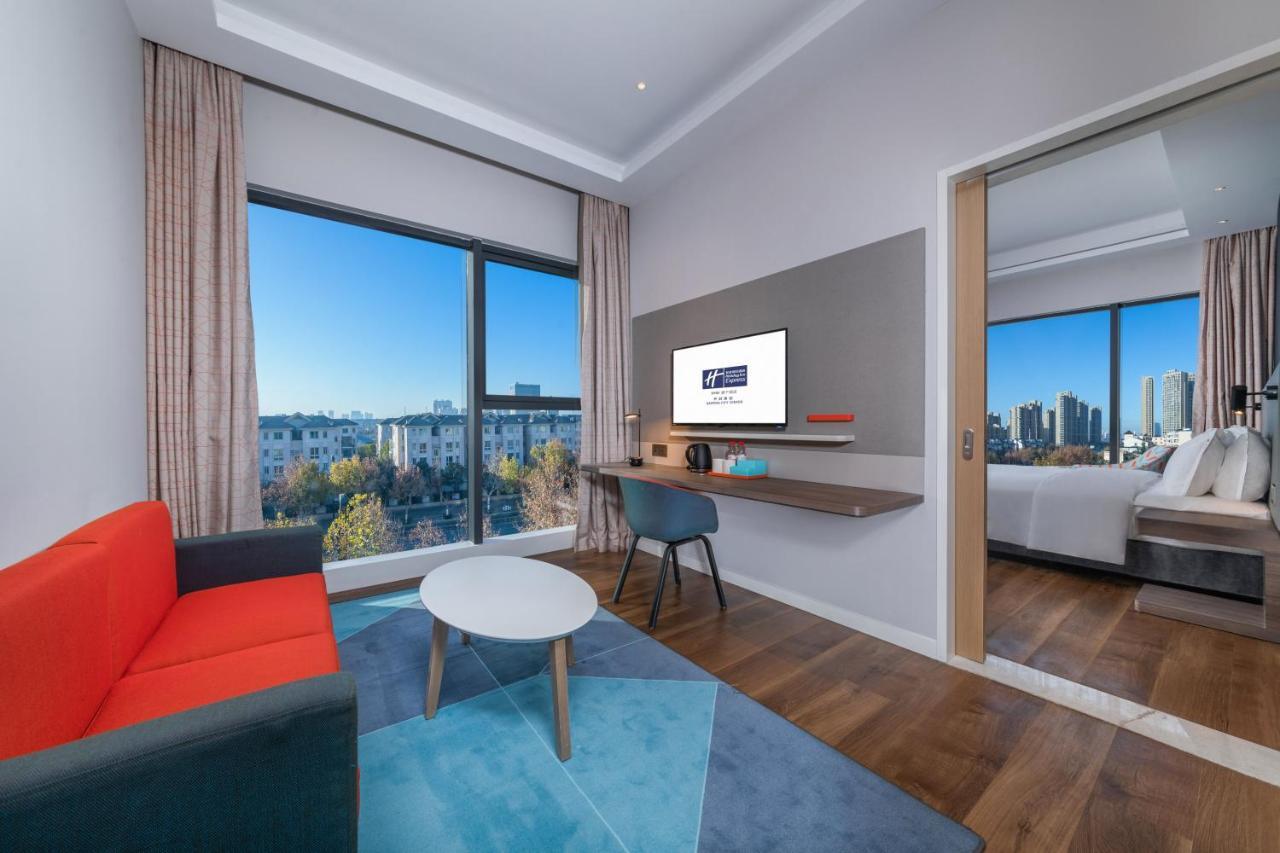 Holiday Inn Express Kaifeng City Center By Ihg Bagian luar foto