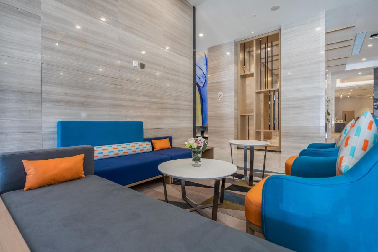 Holiday Inn Express Kaifeng City Center By Ihg Bagian luar foto