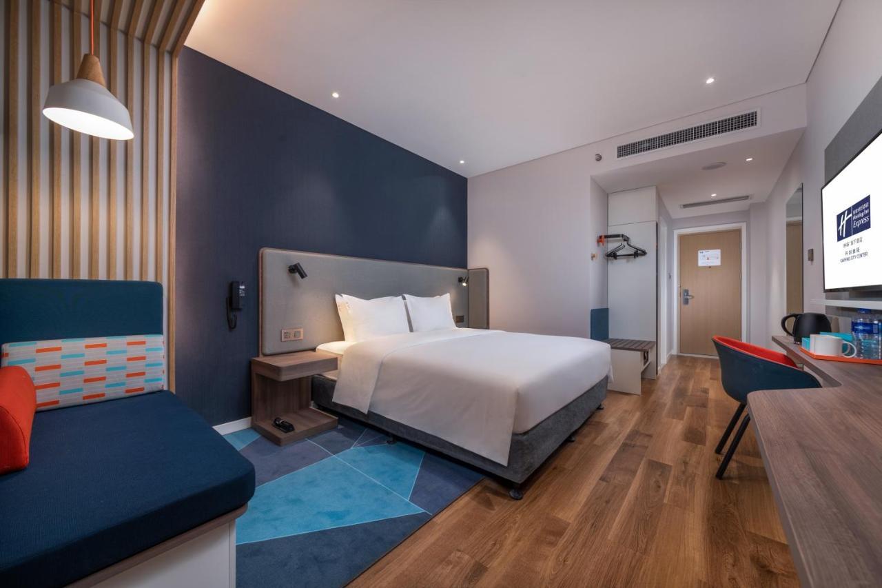 Holiday Inn Express Kaifeng City Center By Ihg Bagian luar foto