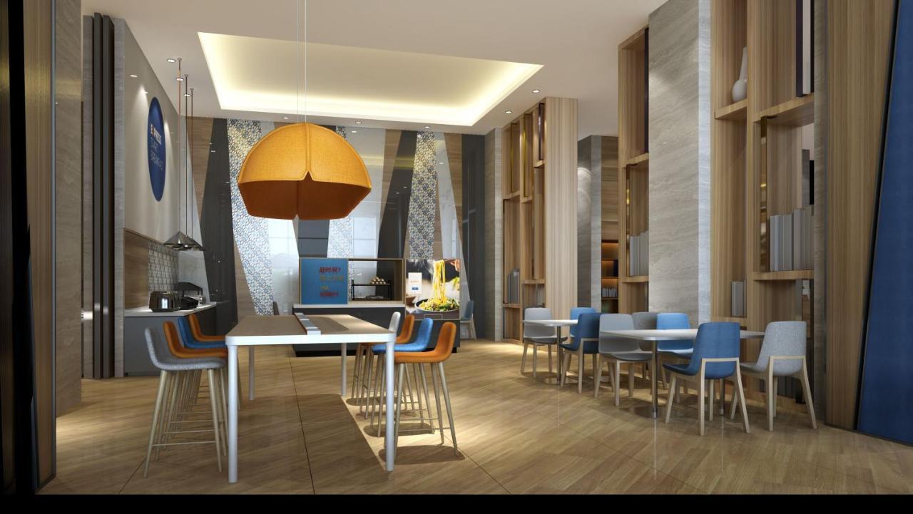 Holiday Inn Express Kaifeng City Center By Ihg Bagian luar foto